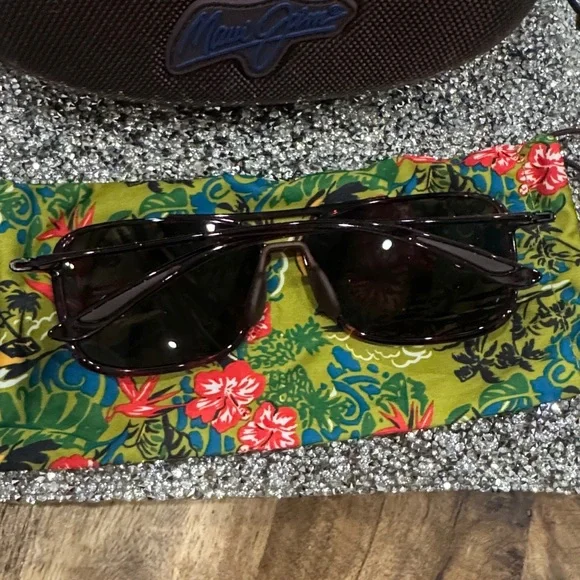 Maui Jim Sunglasses with Floral Cloth and Brown Case